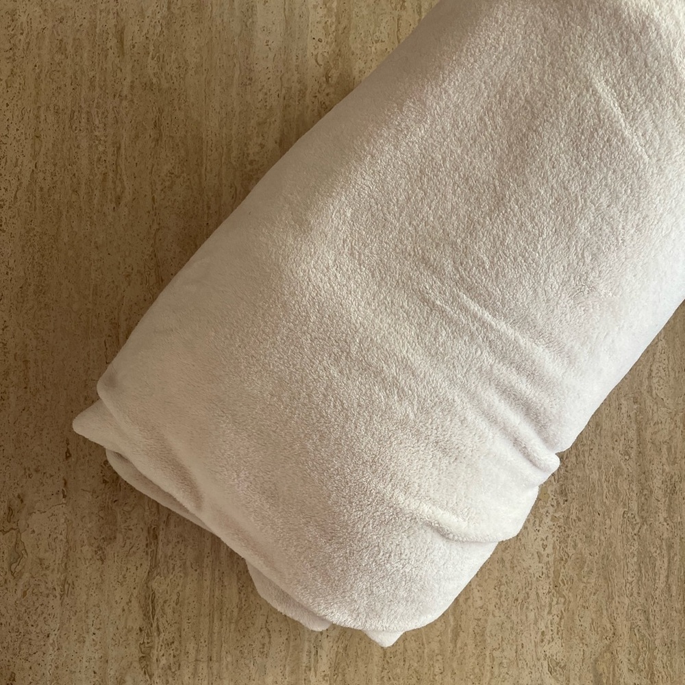 Calvin Klein Blanket - Picture 11 of 13
